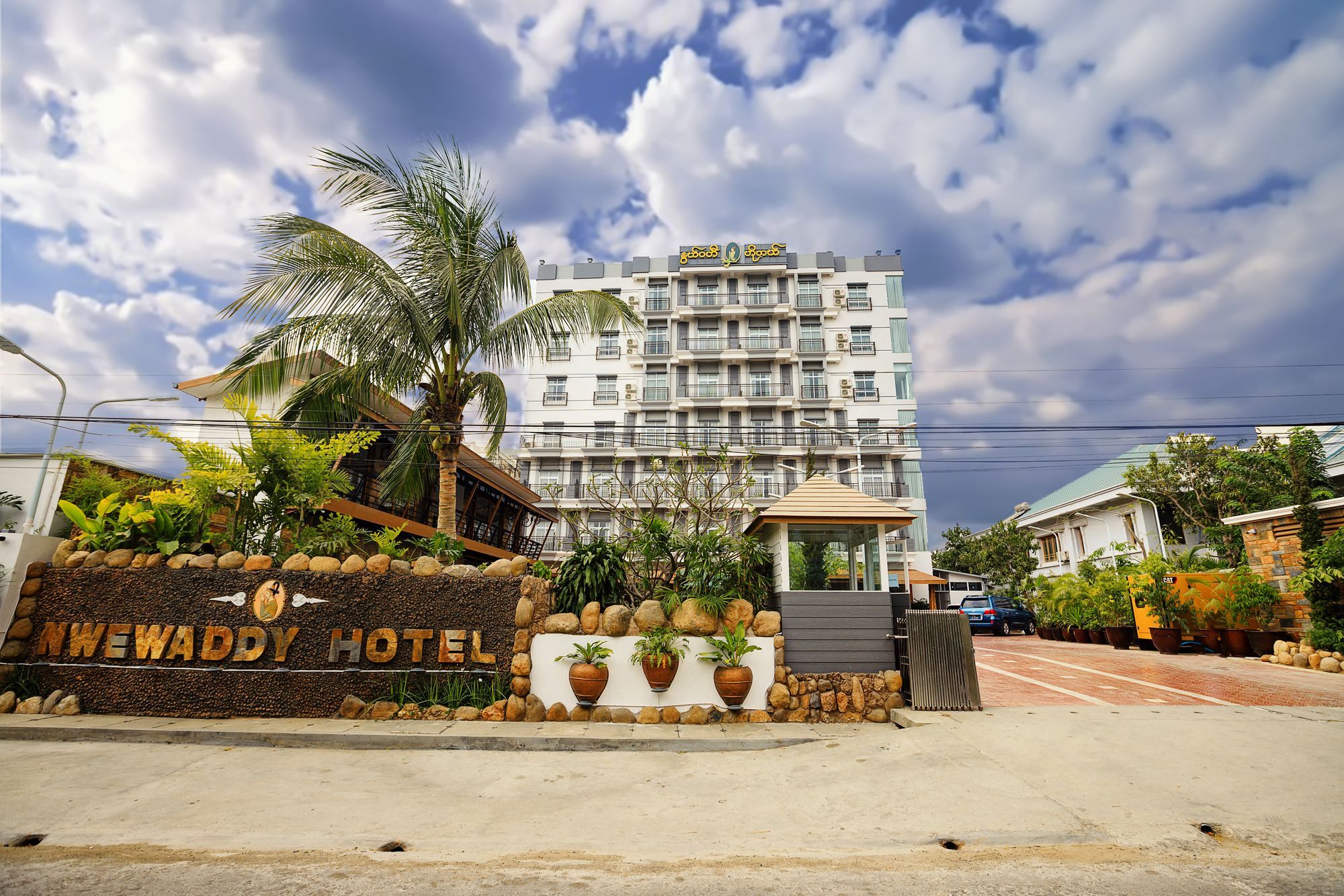 Mandalay Lodge Hotel Exterior photo